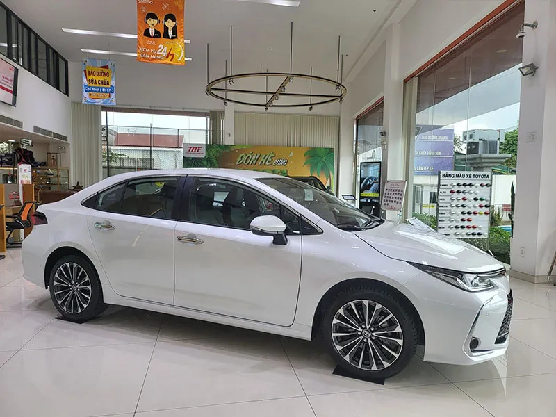 Toyota-Corolla-Altis-HEV.webp