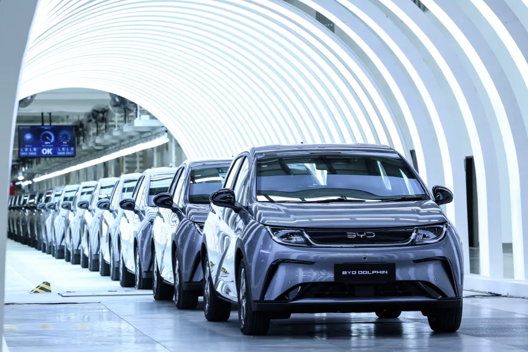 byd-dolphin-2025.webp