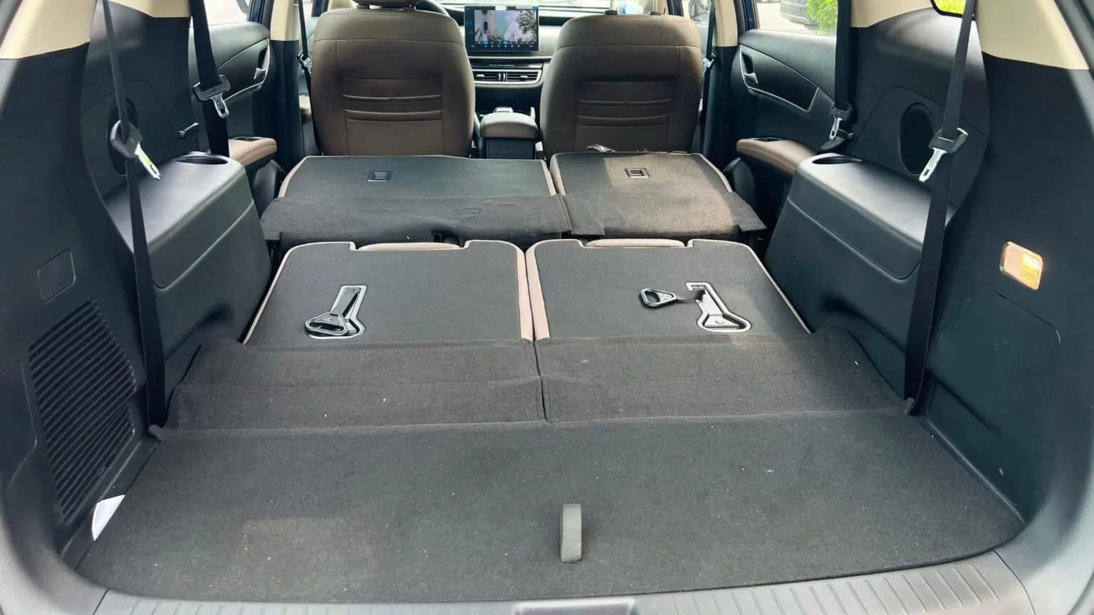 byd-m6-gap-hang-ghe-sau.webp