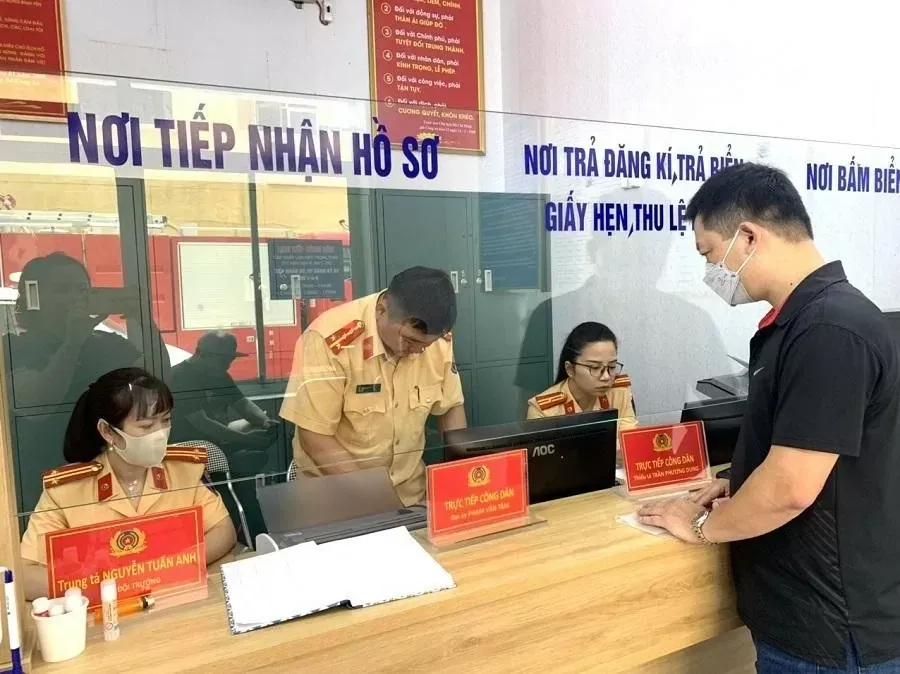 doi-dang-ky-xe-1734275700531.webp