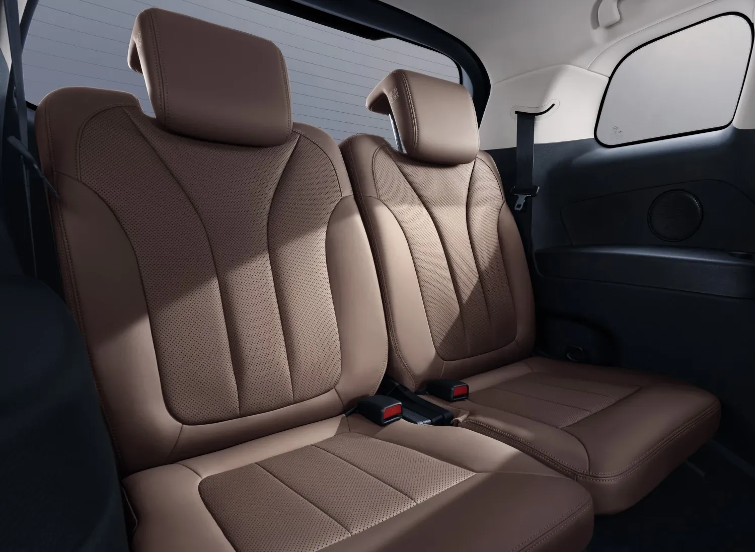 Nội thất BYD M6 Black + Brown - view 8