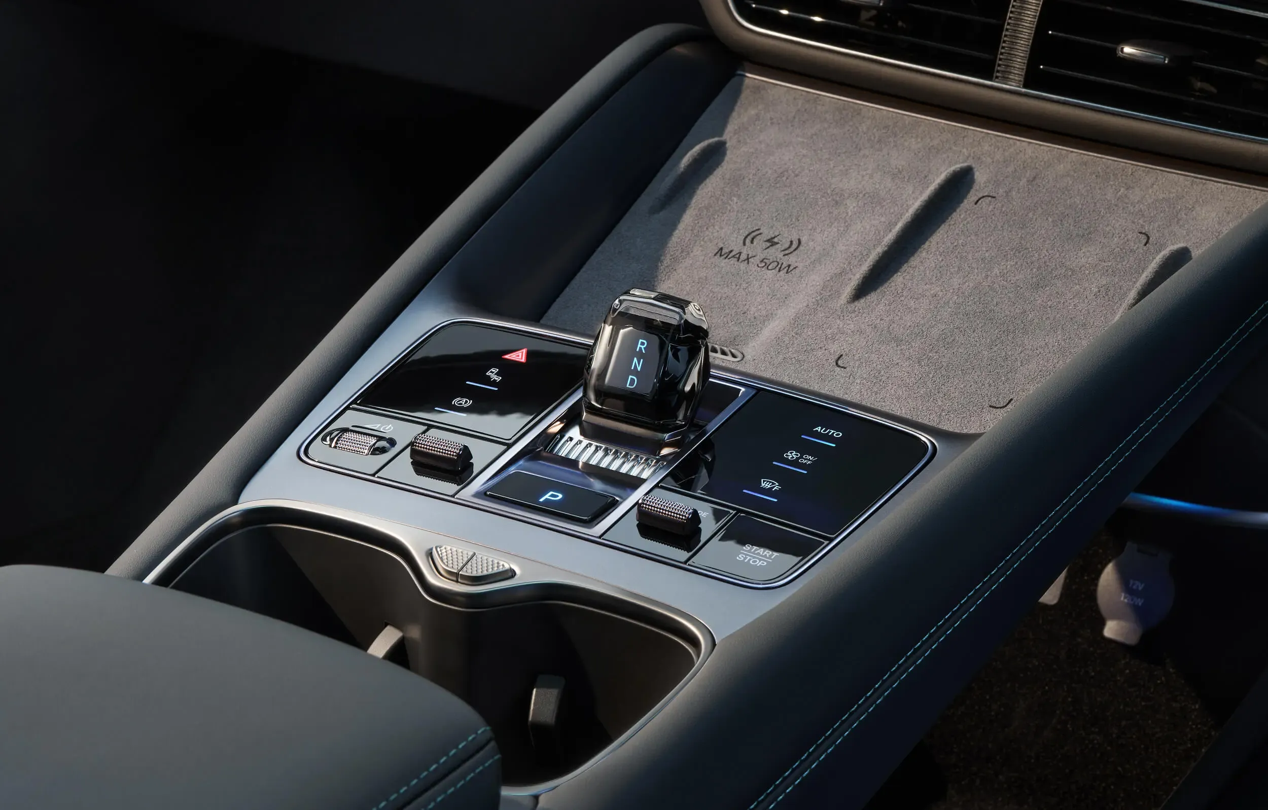 BYD Dolphin Interior Cosmos Black - 6