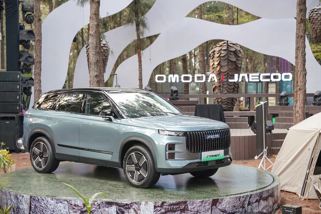 Jaecoo J7 PHEV khuyến mãi 80 triệu đồng