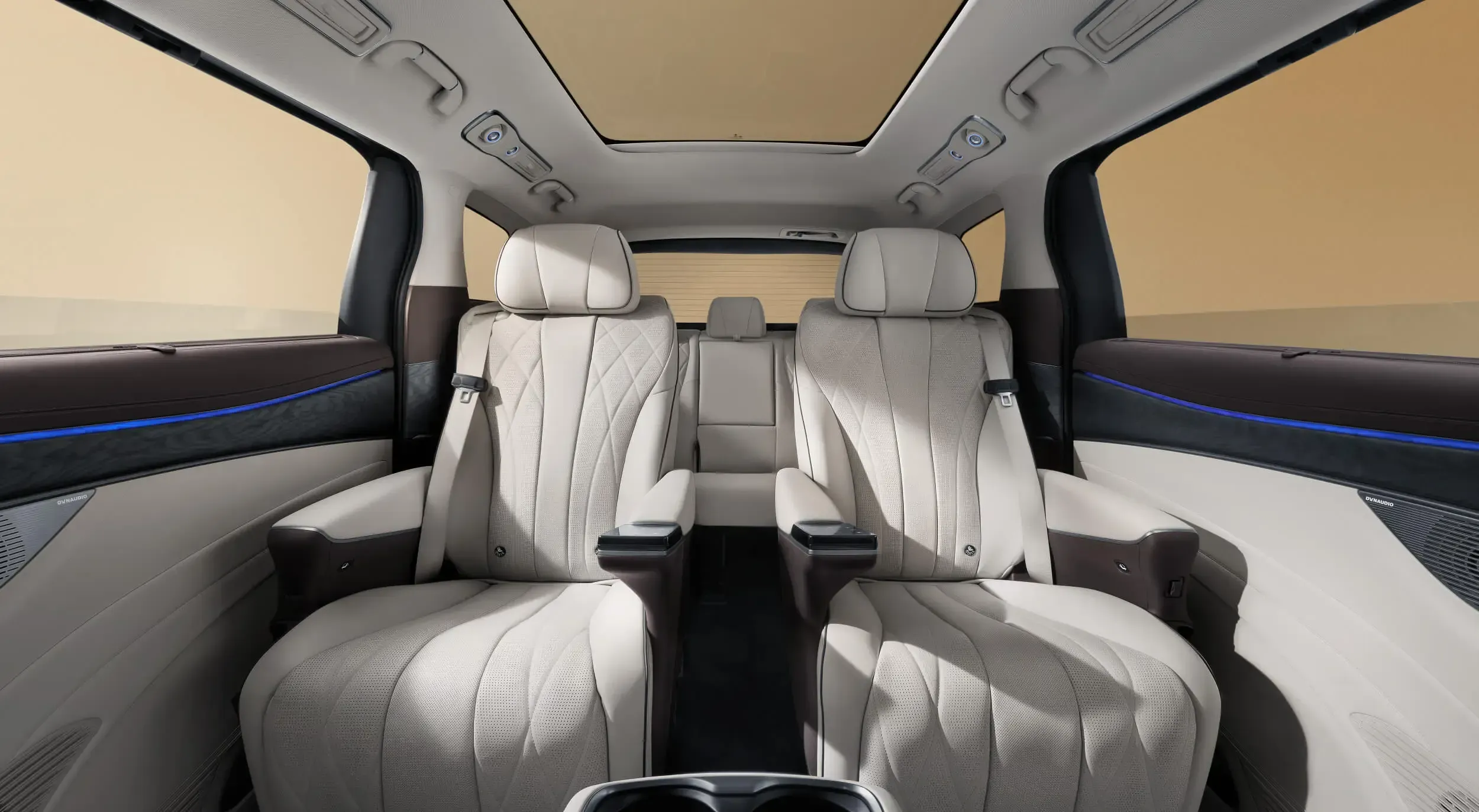 Rear row interior space