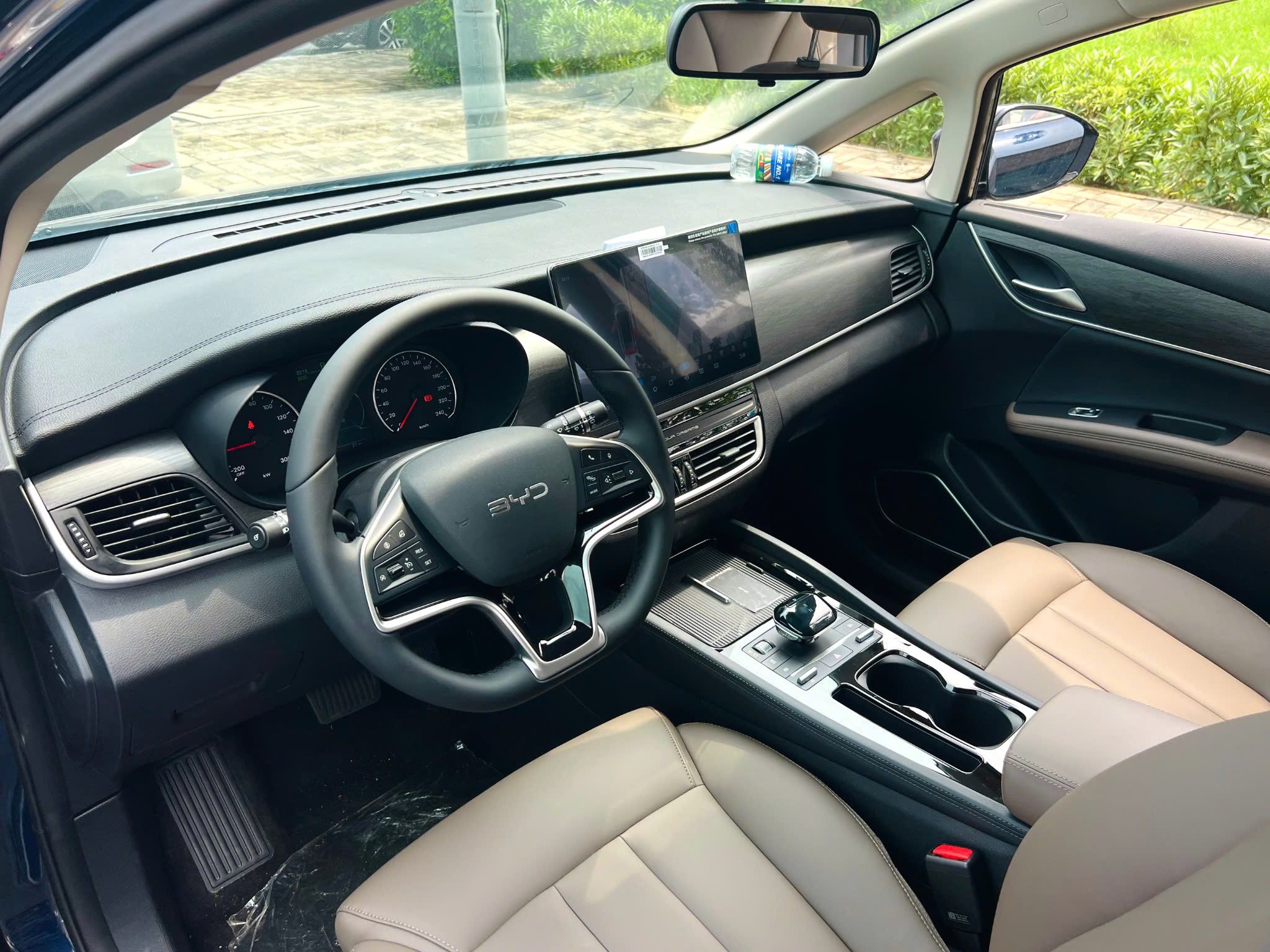 noi-that-byd-m6.jpg